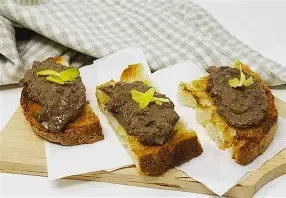 TUSCAN BRUSCHETTA WITH CHICKEN