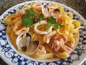 TALLARINES CON MARISCO