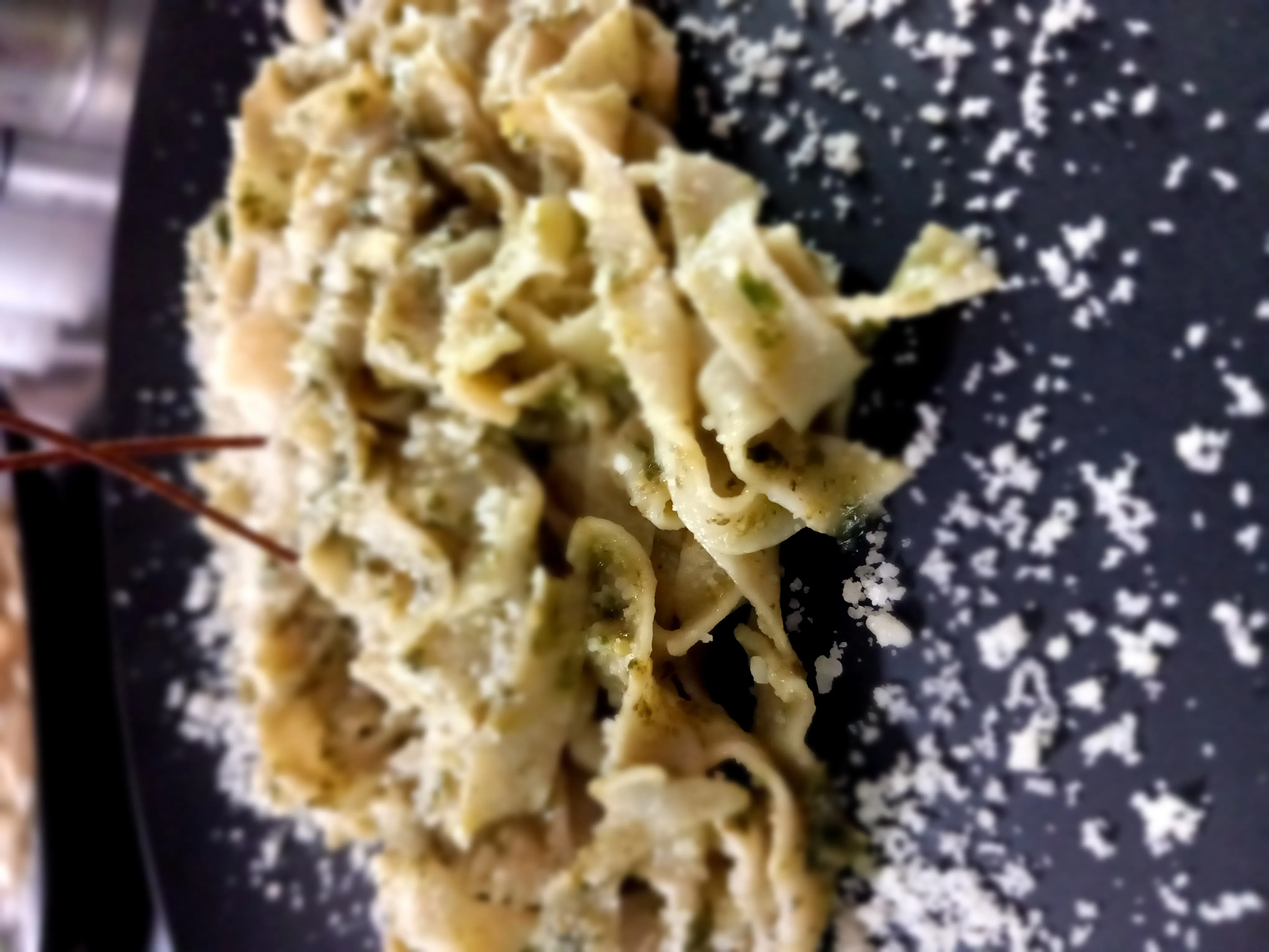 TALLARINES AL PESTO